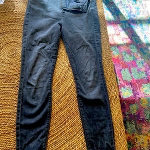 Good American Good Legs Size 10 cropped grey jeans